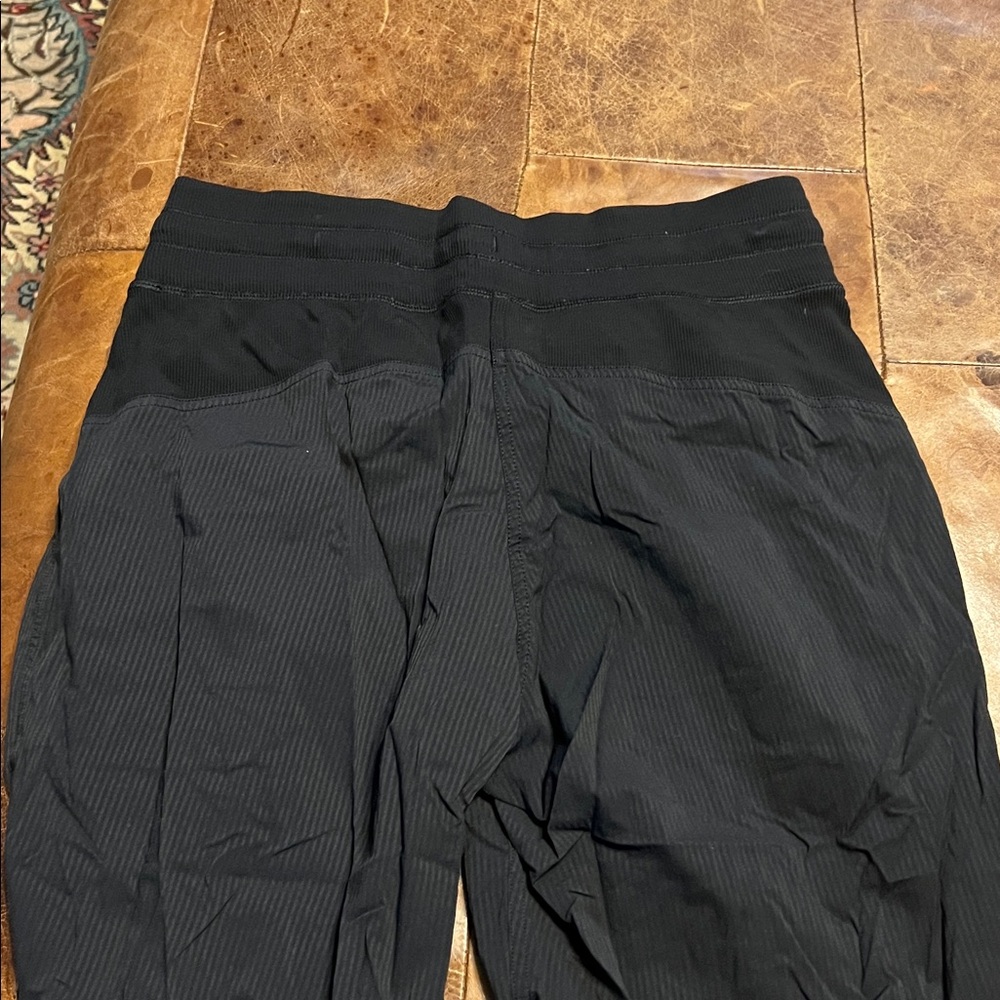 Lululemon dance studio pants black size 6 - Picture 4 of 5